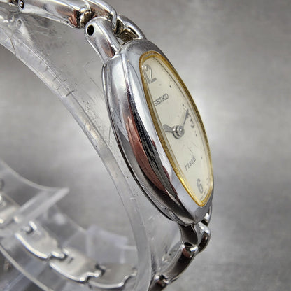 Seiko Tisse Watch Women 15mm White Dial Silver Tone Oval 2e207110 New Battery3