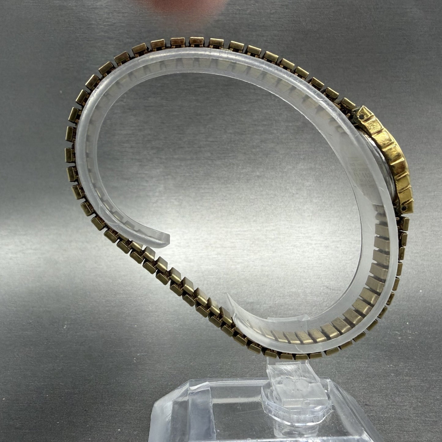 Citizen Watch Women 17mm Champagne Dial Gold Tone Oval 5920-S056331 New Batt VJG8