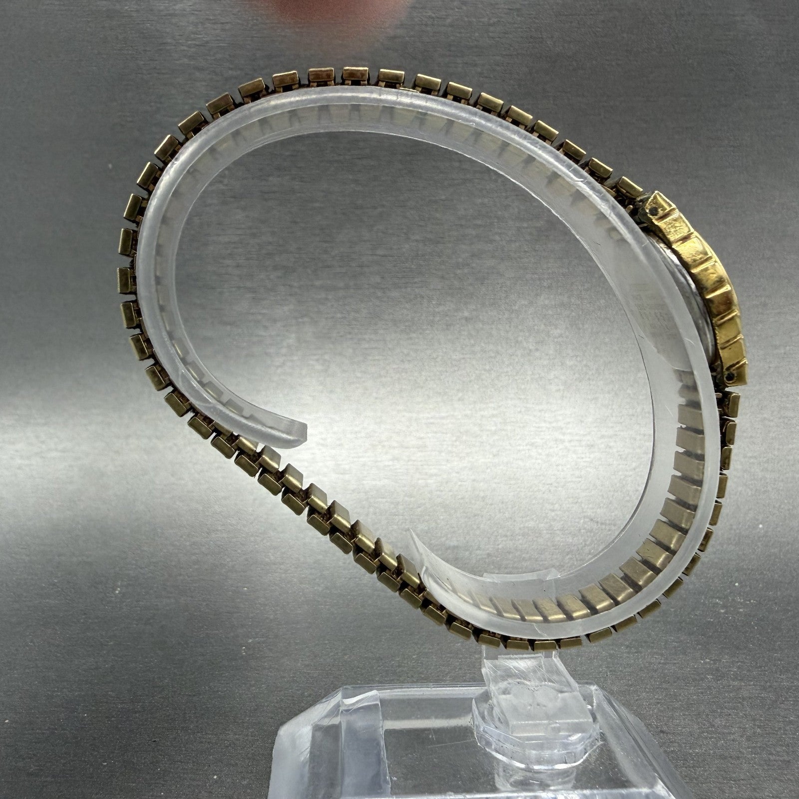 Citizen Watch Women 17mm Champagne Dial Gold Tone Oval 5920-S056331 New Batt VJG8