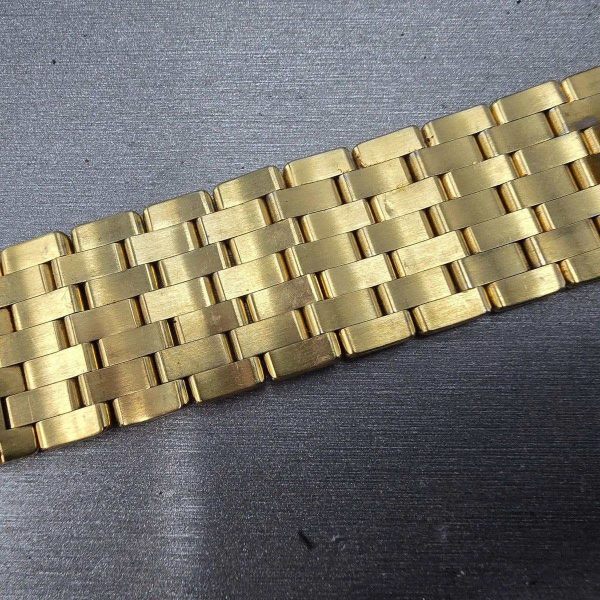 Citizen G820-T001688 Watch Band Gold Tone AR1002-56A Stiletto12