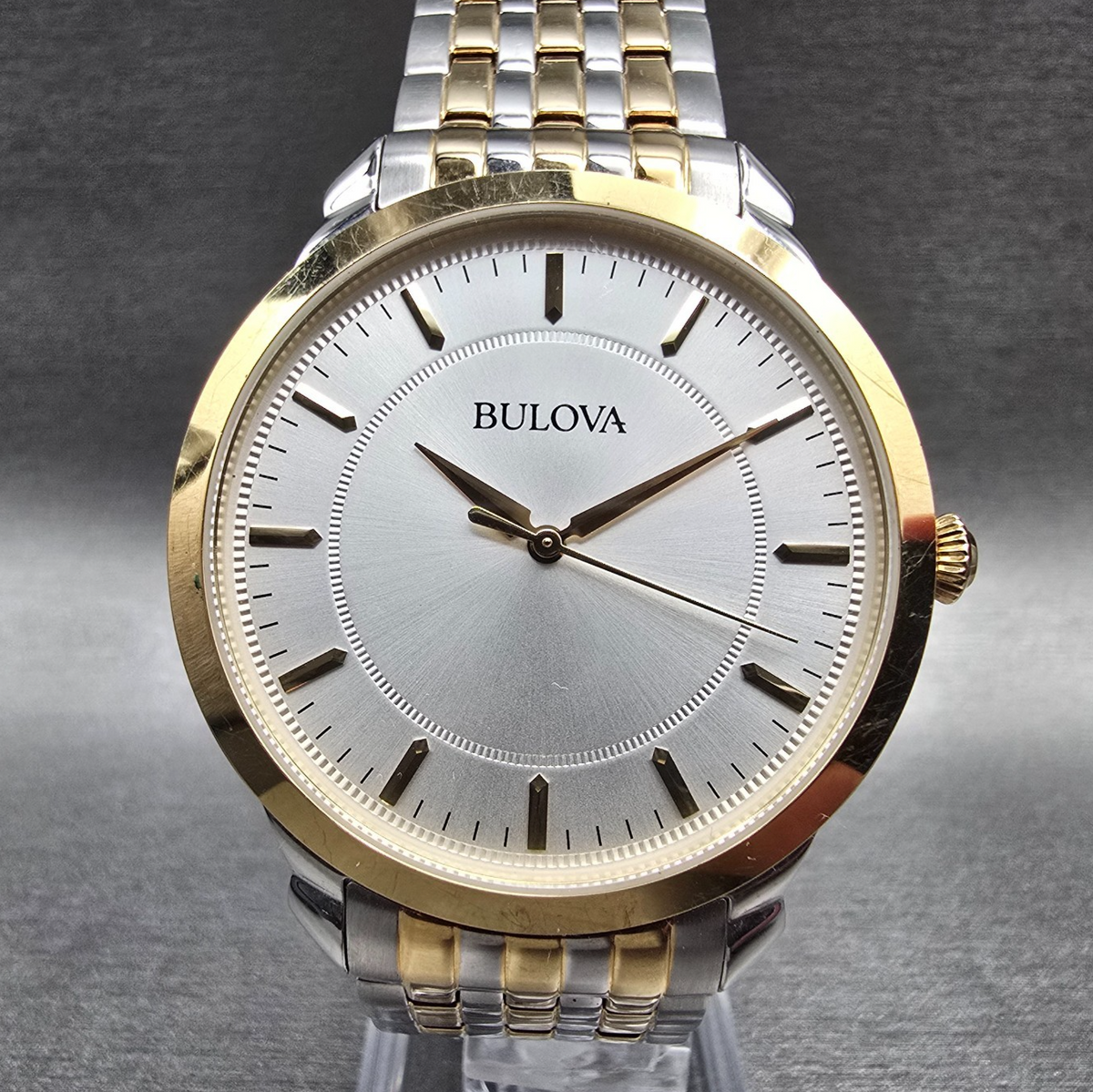 Bulova Watch Men 41mm Silver Dial Two Tone Round 98A121 New Battery0