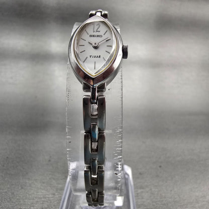 Seiko Tisse Watch Women 13mm Silver Dial Silver Tone Oval 1E20-3B40 New Battery5