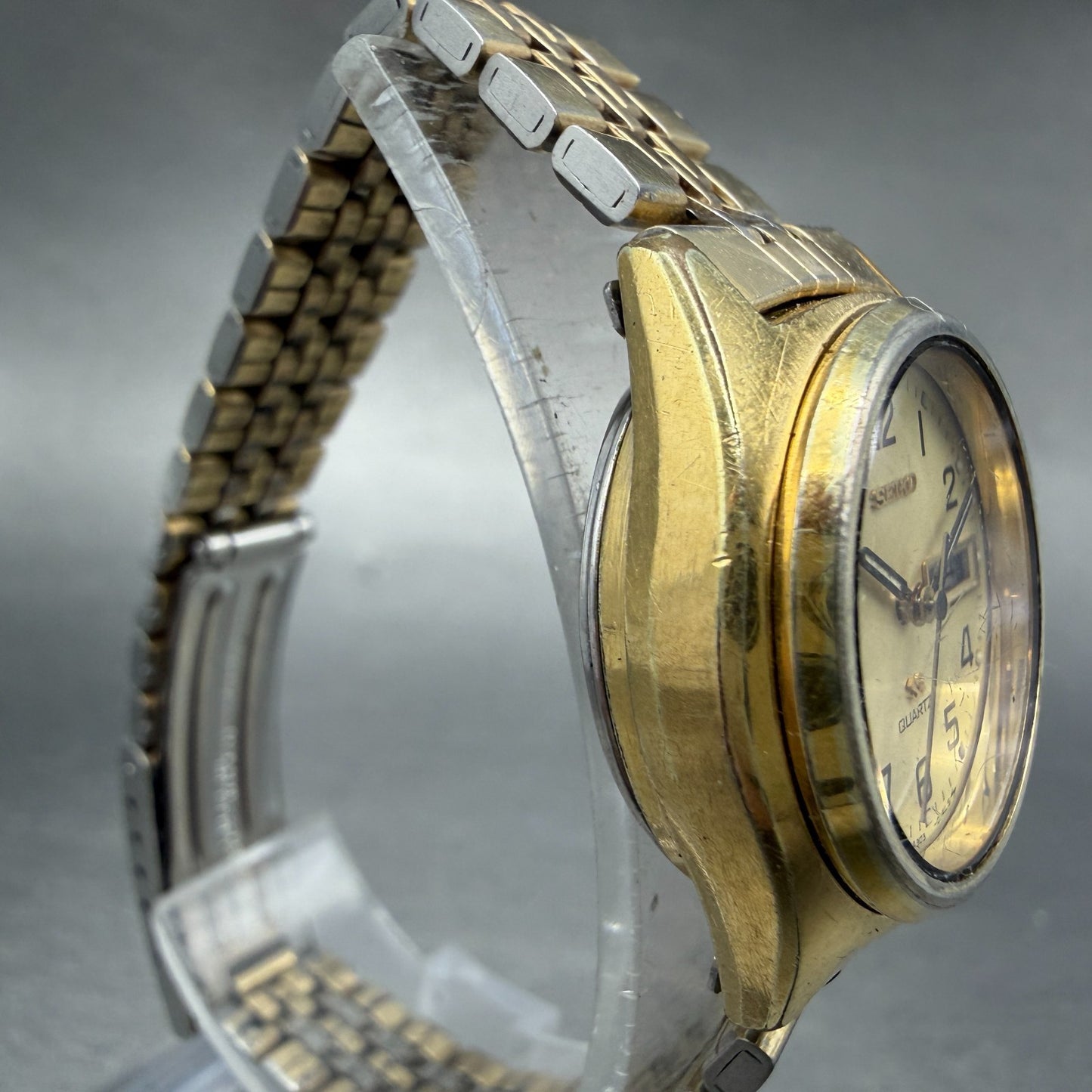 Seiko SQ Watch Women 25mm Champagne Dial Gold Tone Daydate Round New Battery3