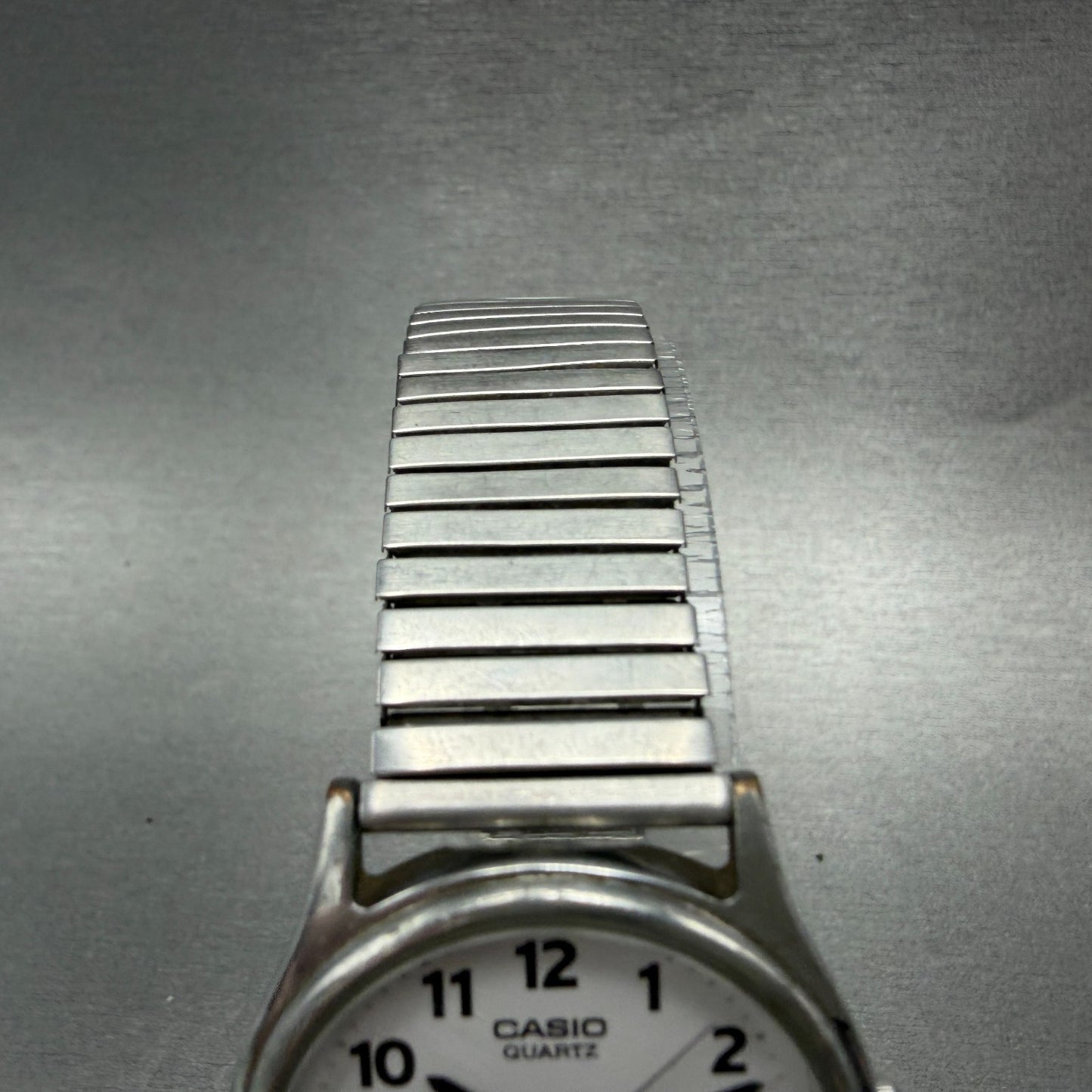 Casio Watch Unisex 32mm White Dial Silver Tone Round MQ410 New Battery ABC VTG4