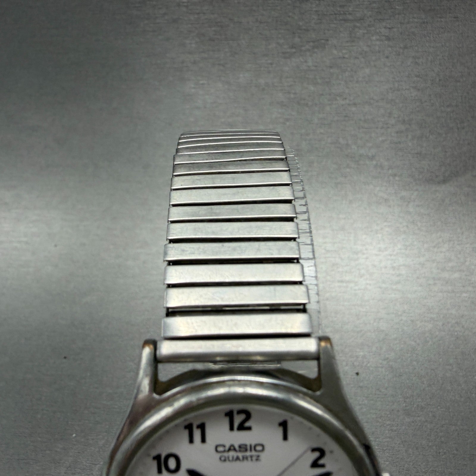 Casio Watch Unisex 32mm White Dial Silver Tone Round MQ410 New Battery ABC VTG4