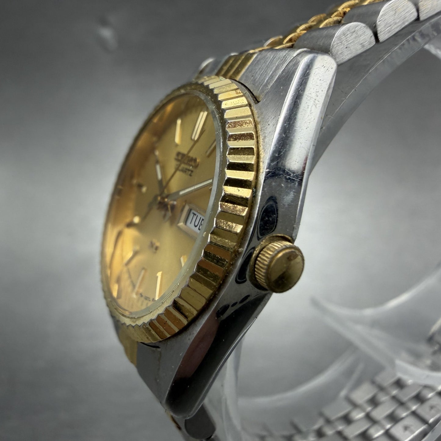 Seiko SQ Watch Women 24mm Gold Dial Two Tone Daydate 24mm Round New Battery ID9A2