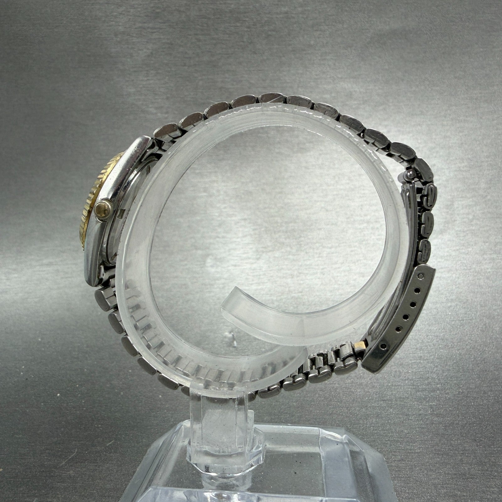 Seiko SQ Watch Women 24mm White Dial Two Tone Daydate Round 3E23-0A60 New Batt6