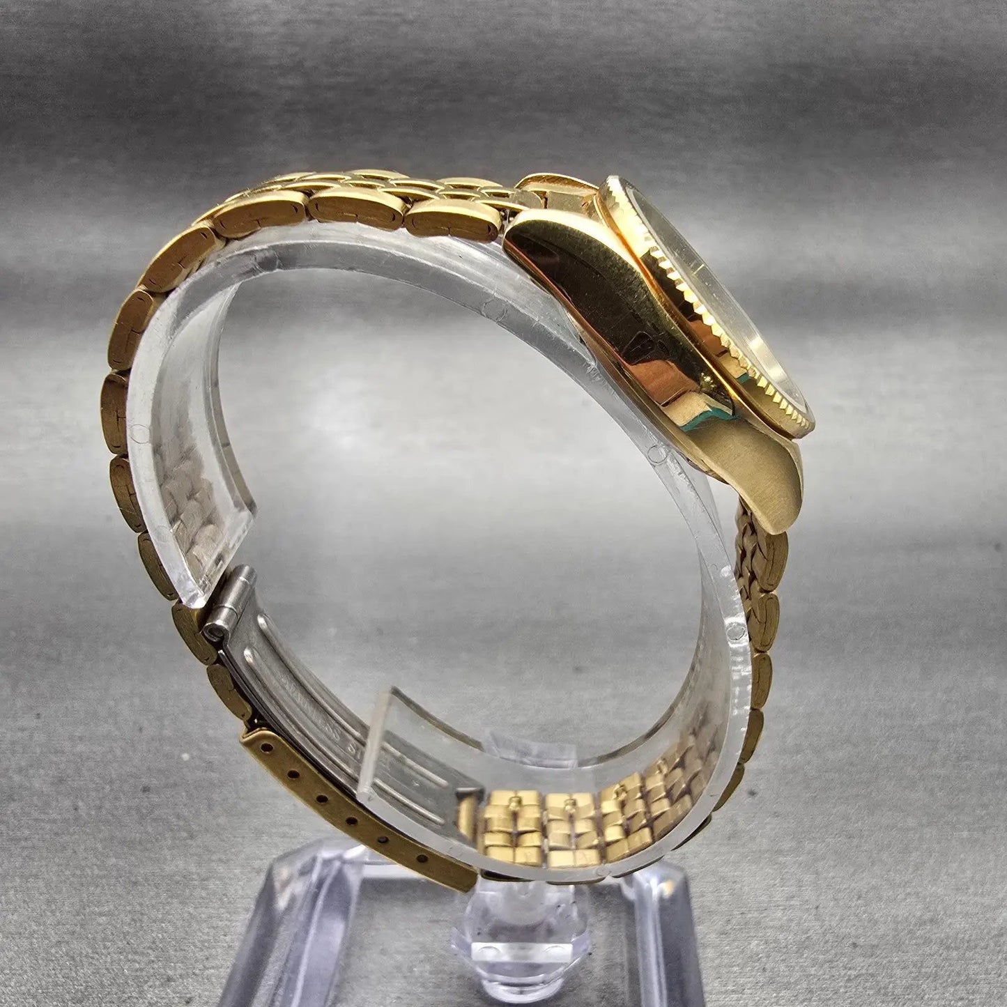 Citizen CQ Watch Women 25mm Champagne Dial Gold Tone Daydate 6000-914376 New Bat8