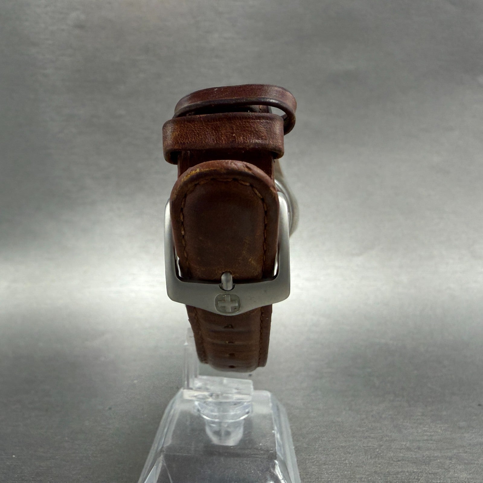 Wenger Watch Men 35mm White Dial Steel Date Round Leather Band 7010X New Battery7