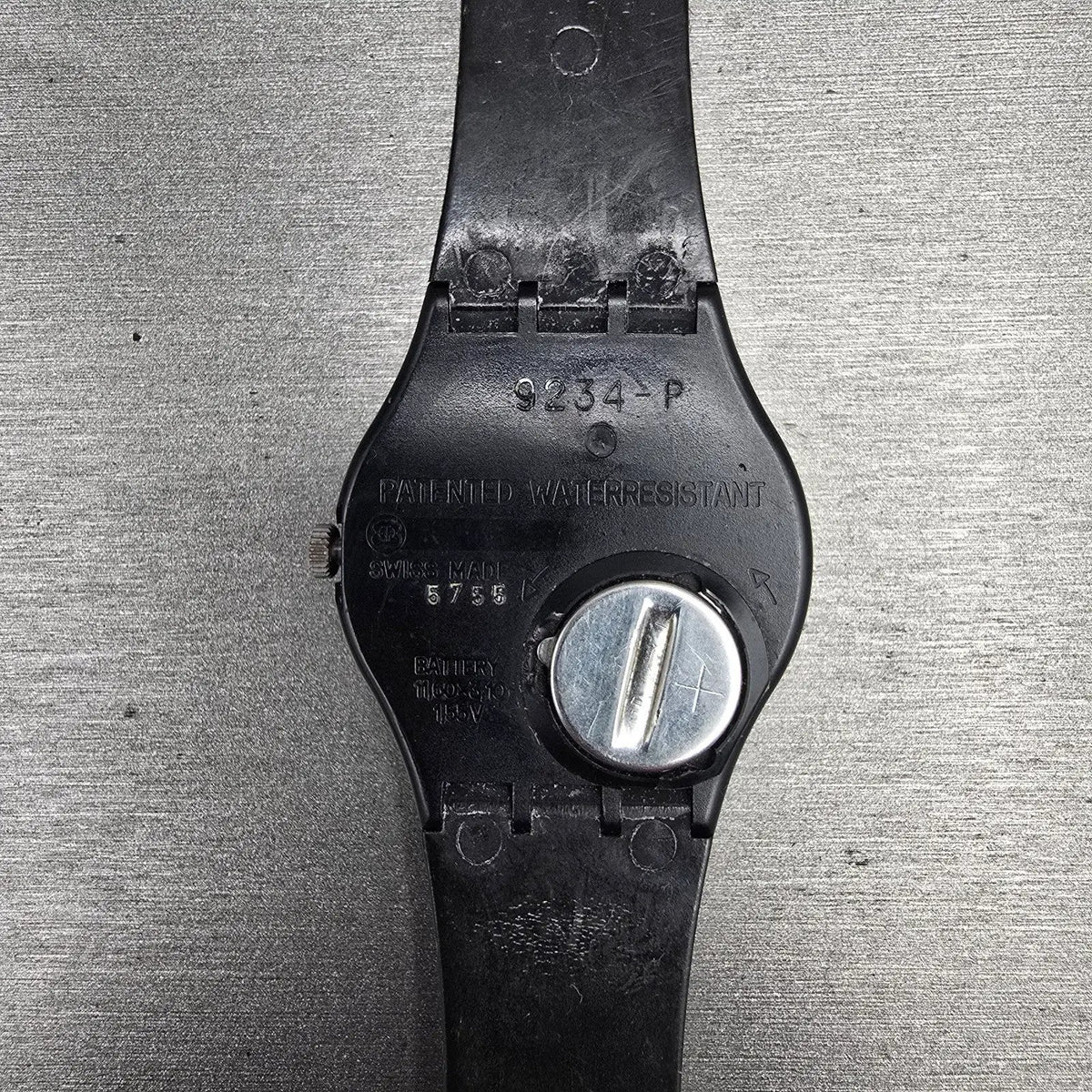 Swatch Color Window Watch Men 34mm Black Dial Black Tone Round GB715 New Battery8