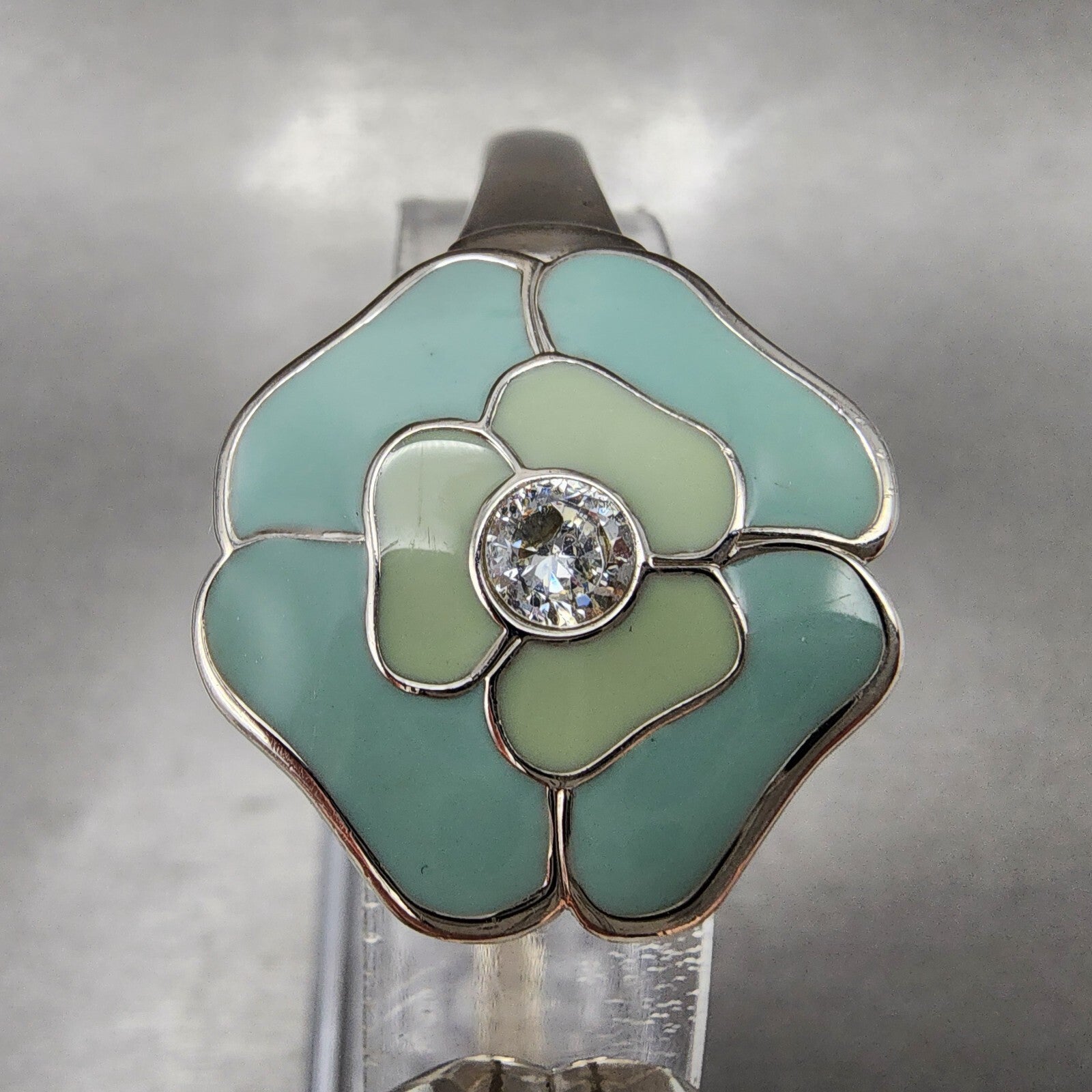 Citizen Q&Q Flower Watch Women 25mm Silver Dial Silver Tone Bangle New Battery2