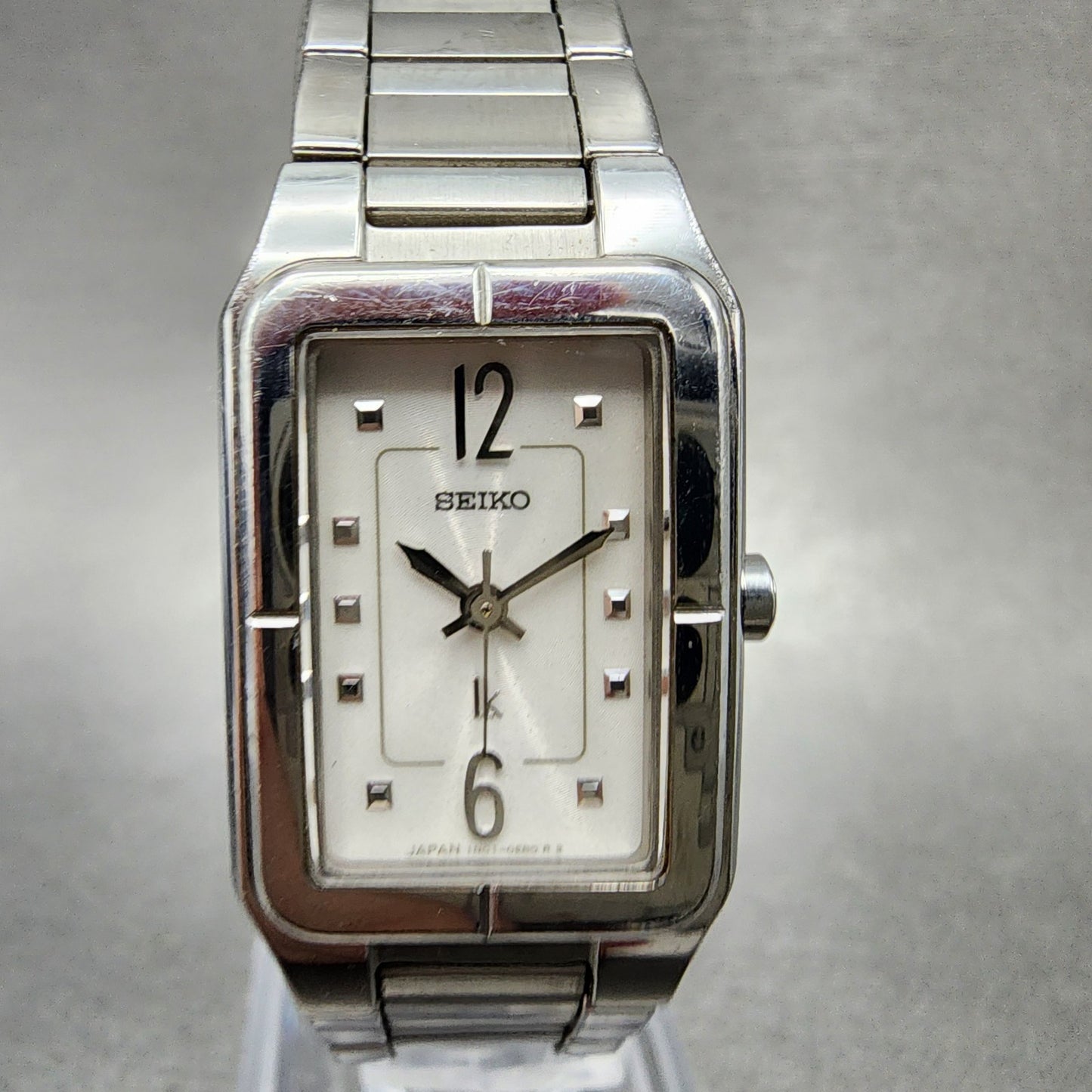 Seiko Lukia Tank Watch Women 20mm Silver Dial Silver Tone 1n010bz0 New Battery1