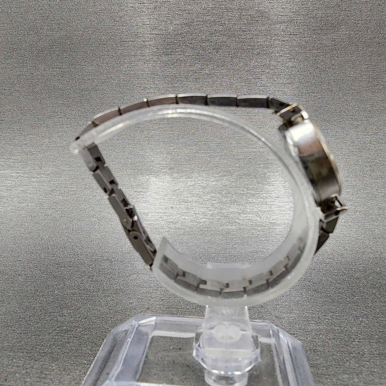 Seiko Watch Women 15mm silver Dial Silver Tone Oval 108160 Manual8
