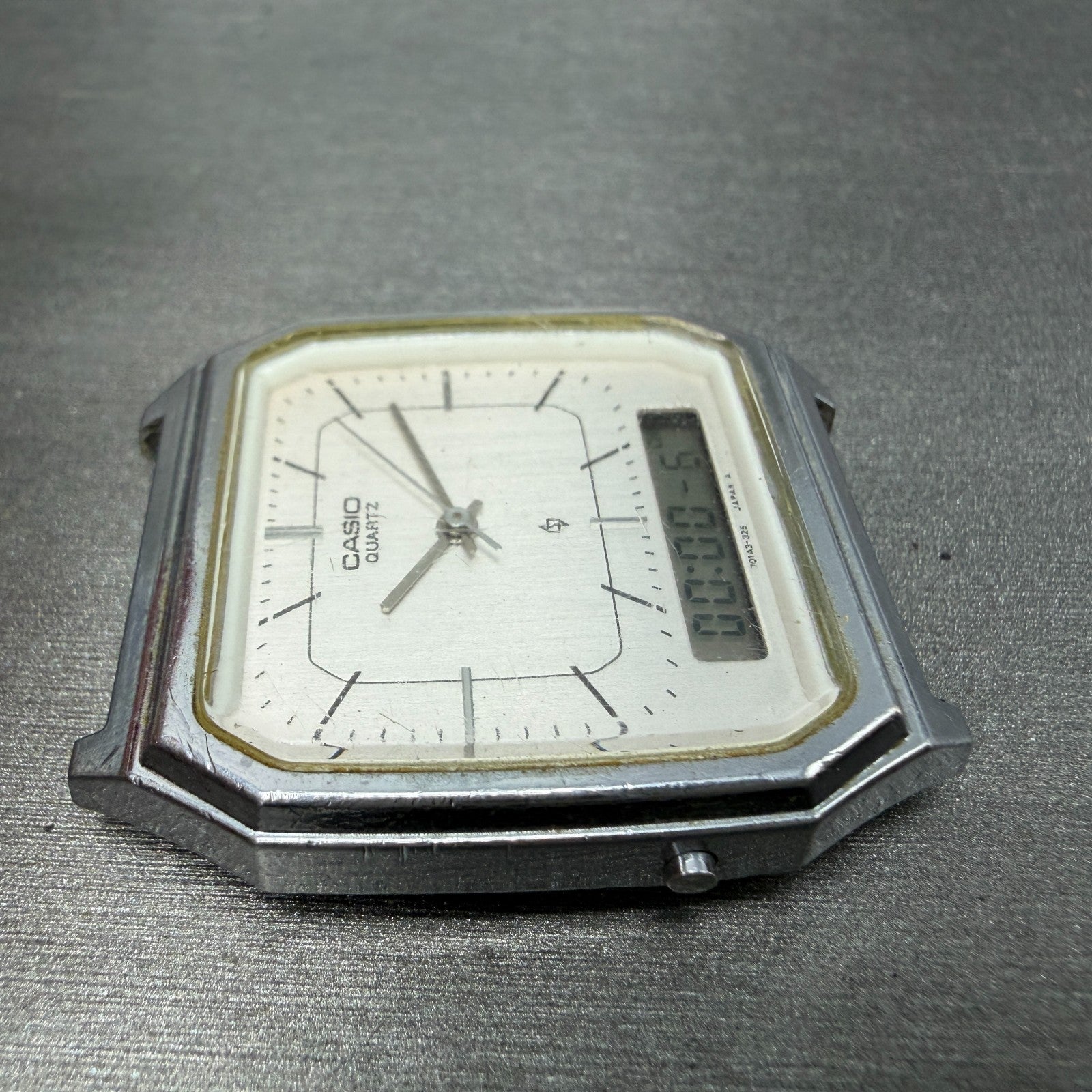 Casio AQ-301 Watch Men 32mm White Dial Silver Tone Octagon Alarm Chrono New Batt3