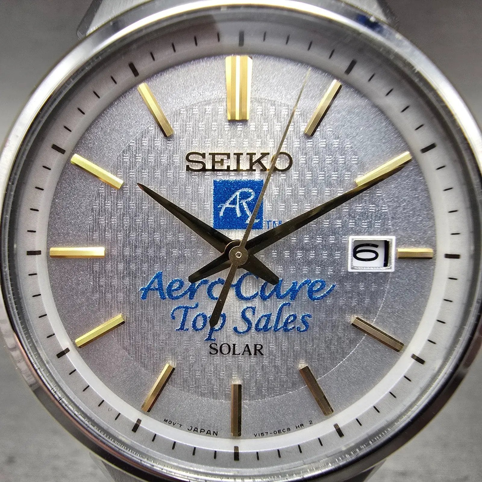 Seiko Solar Watch Men 40mm Silver Dial Two Tone Date Round V157-0CY0 Runs1