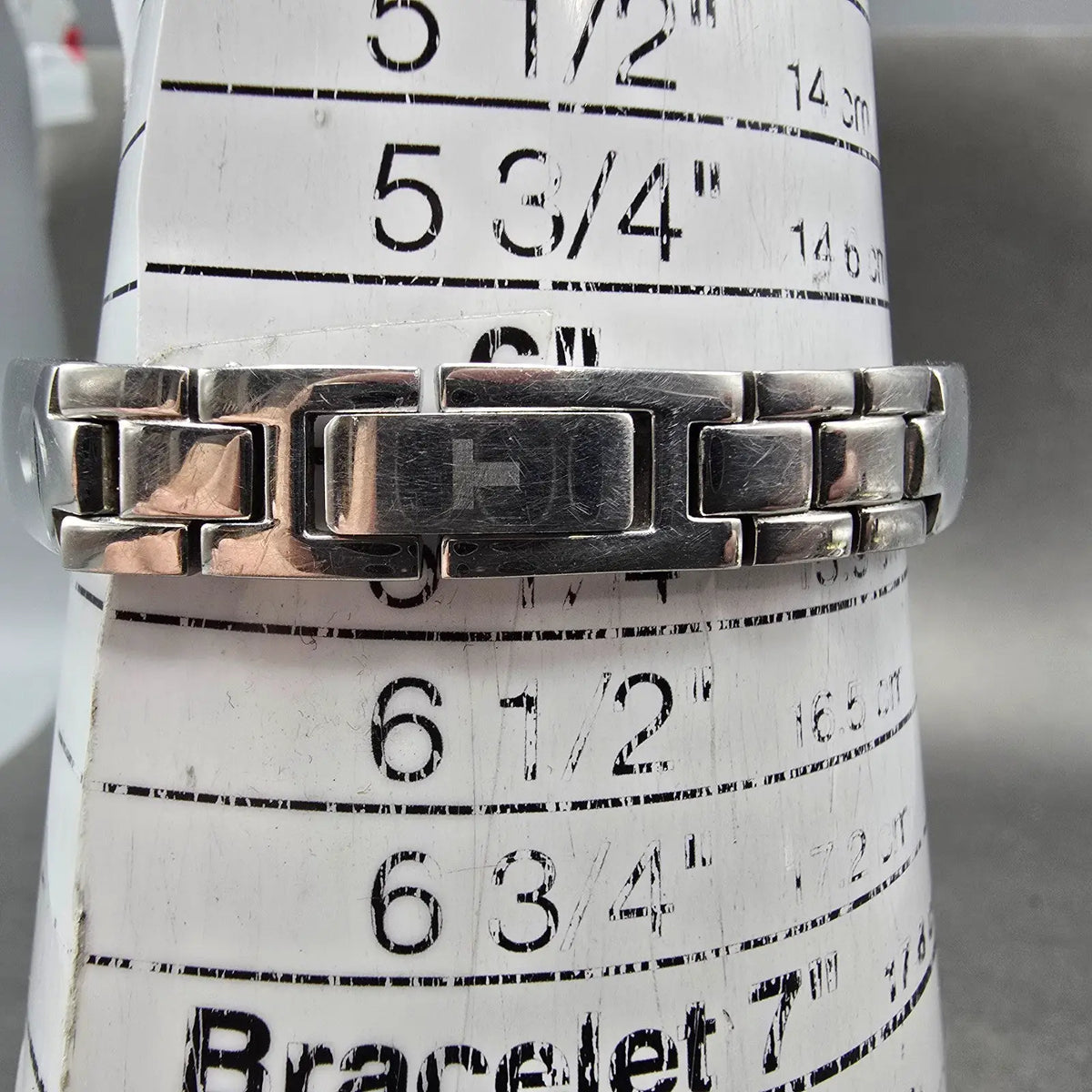 Tissot Tank Watch Women 17mm MOP Dial Stainless Steel Diamond Bangle New Battery10