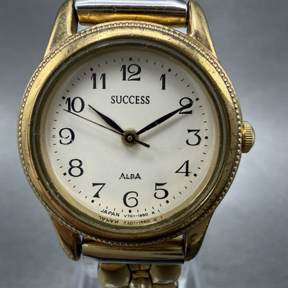 Seiko Alba Success Watch Women 25mm  White Dial Gold Tone V7011720 New Battery1