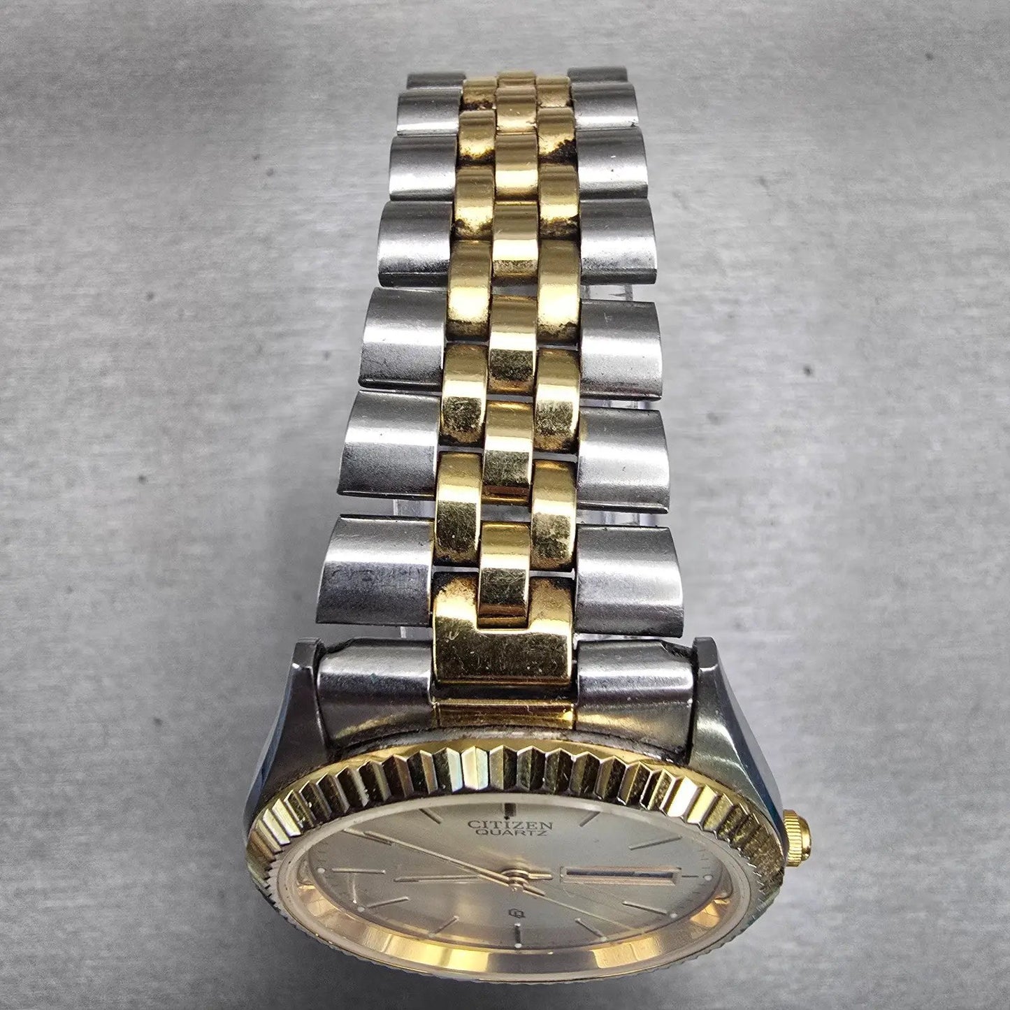 Citizen CQ Watch Men 35mm Champagne Dial Two Tone Daydate 6100-R00405 New Batt4