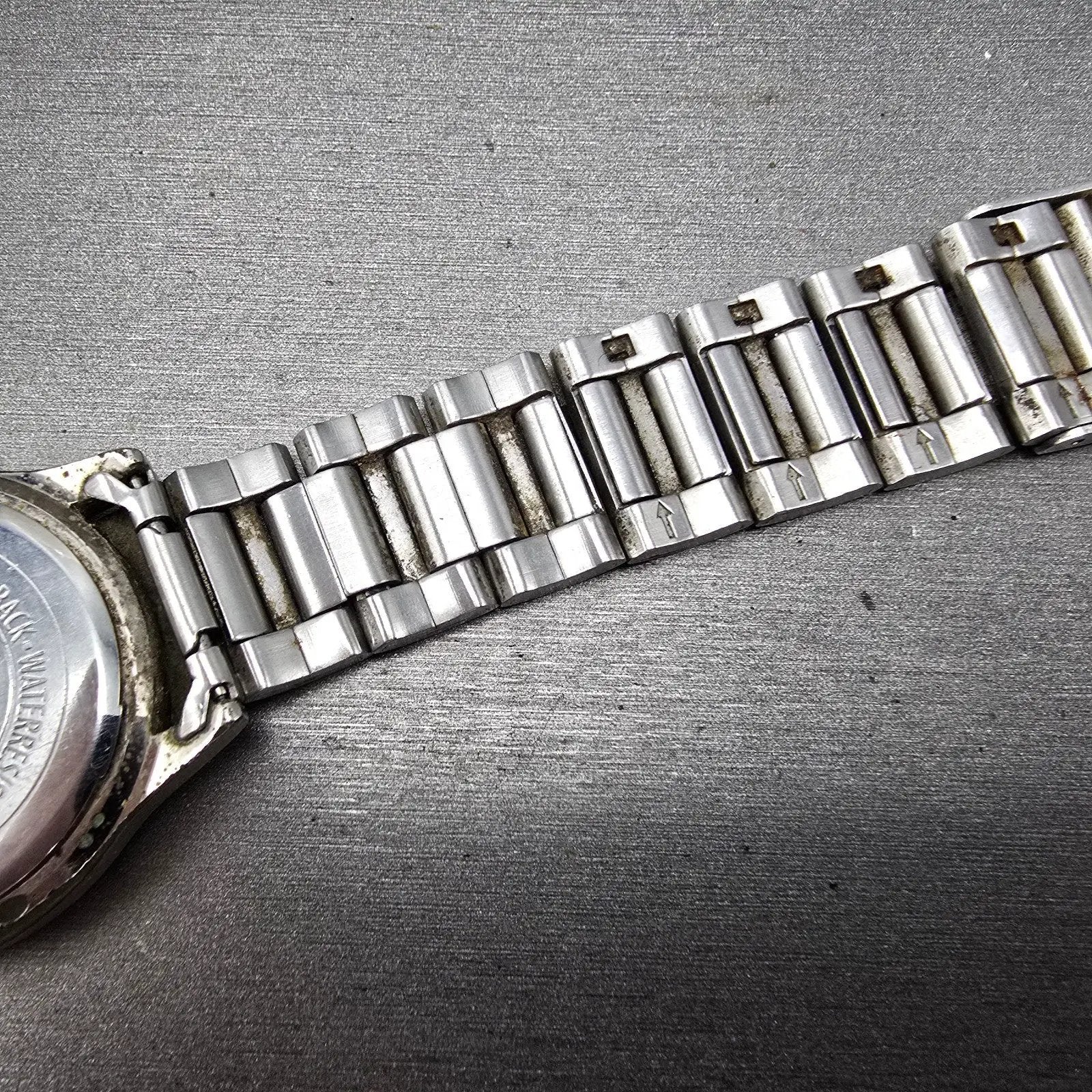 Givenchy Watch Men 35mm White Dial Silver Tone Round  Broken Bracelet PARTS13