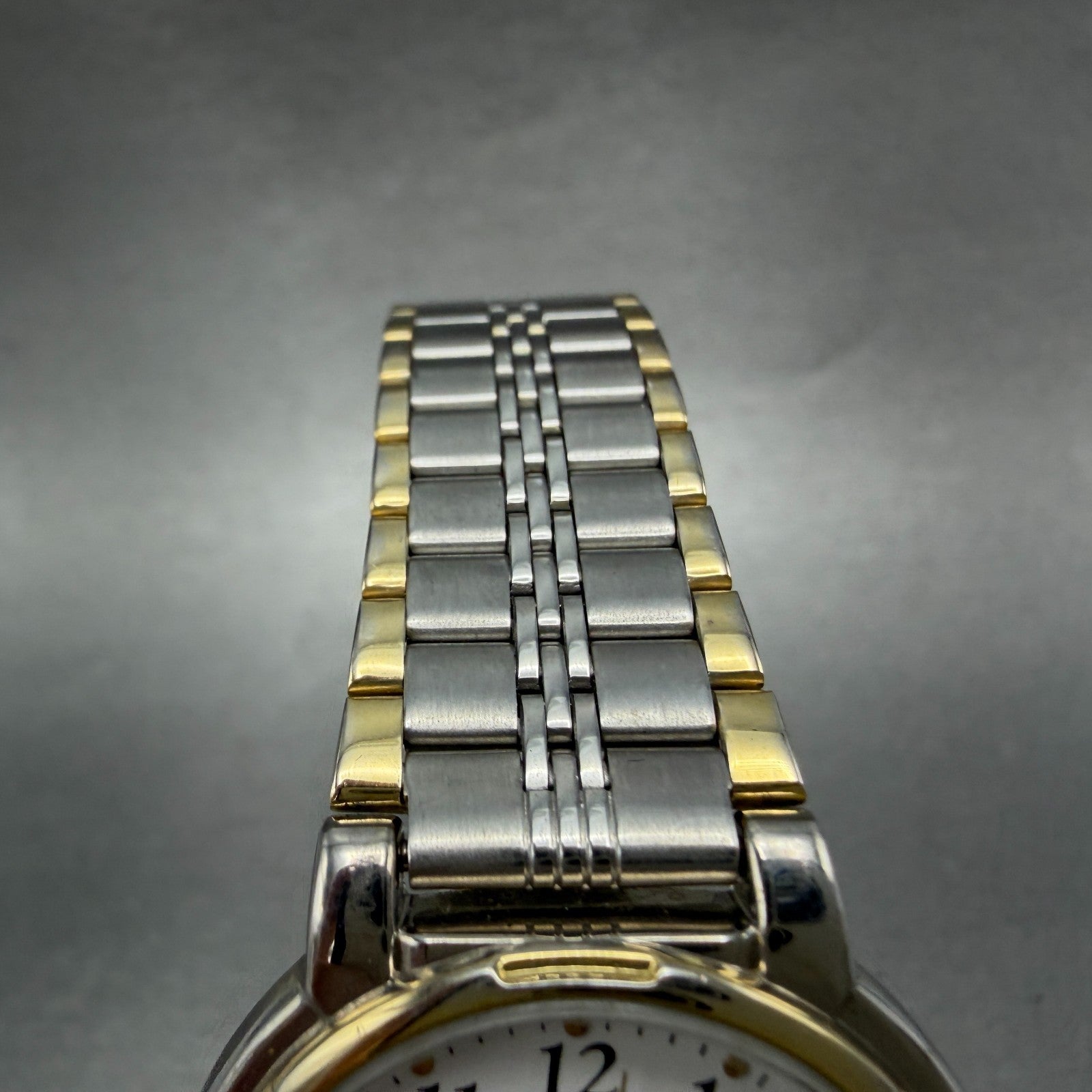Audi Quattro Watch Unisex 32mm White Dial Two Tone Round New Battery Vintage4