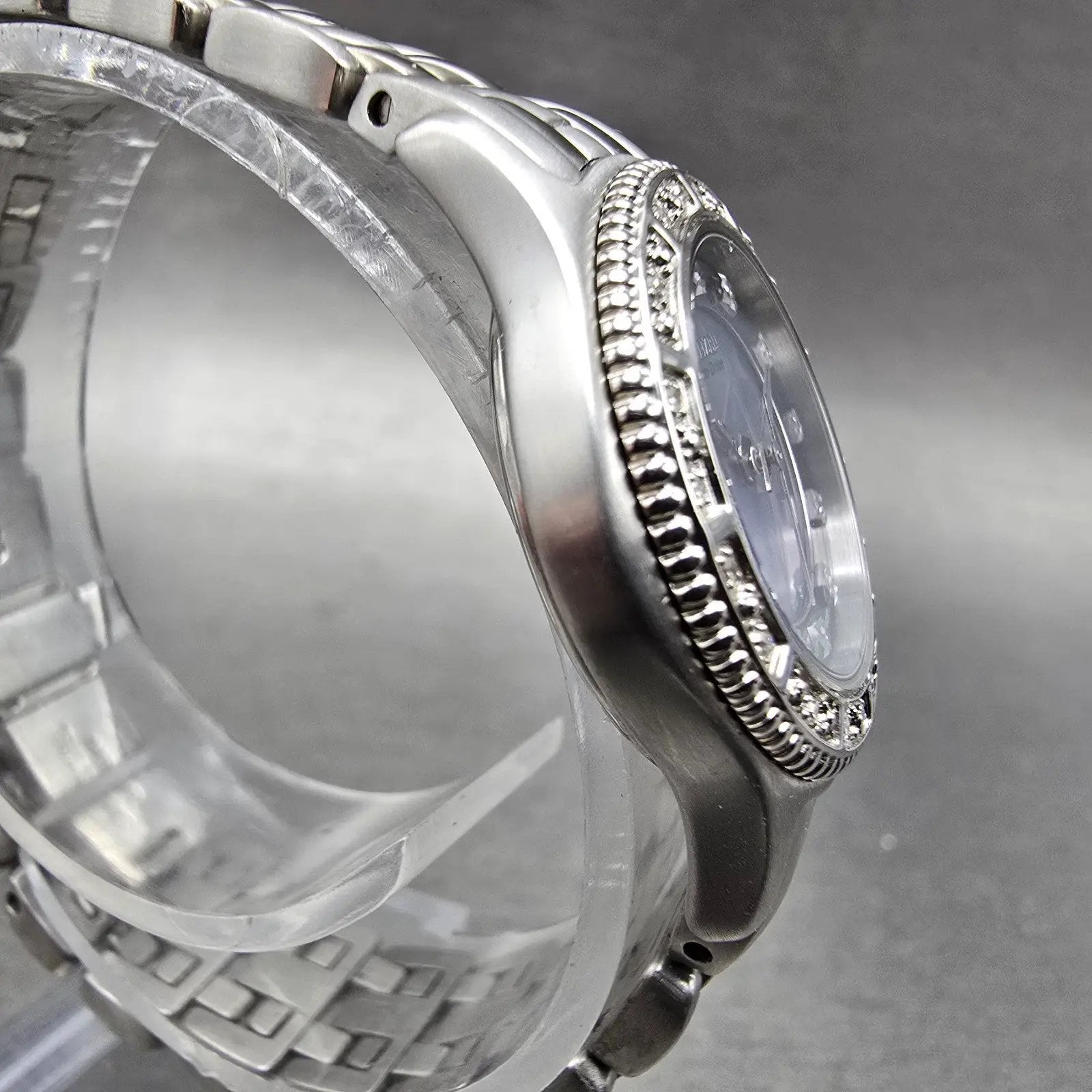 Citizen ECo-Drive Watch Women 26mm MOP Dial Silver Tone Round E031-S034744 Runs3