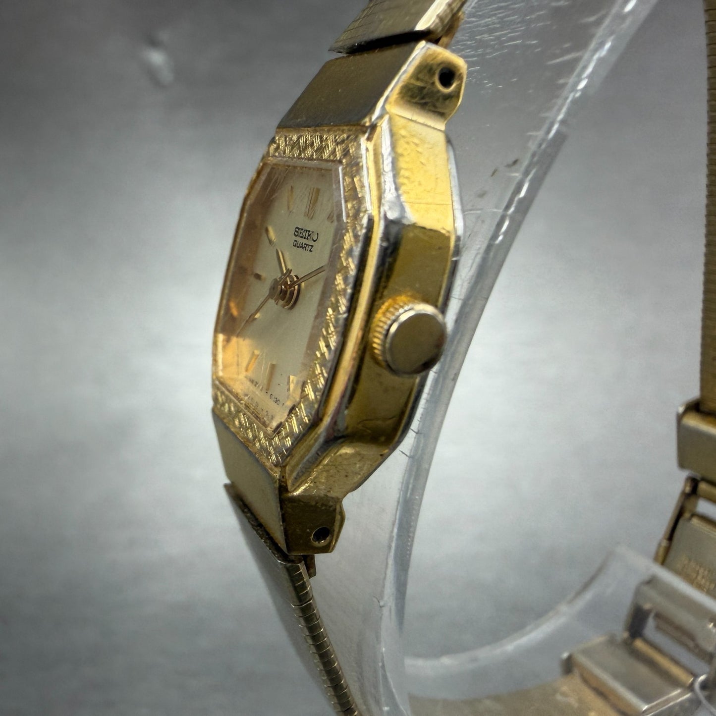 Seiko Watch Women 16mm Champagne Dial Gold Tone Octagon 2Y01-5059 New Battery KI2