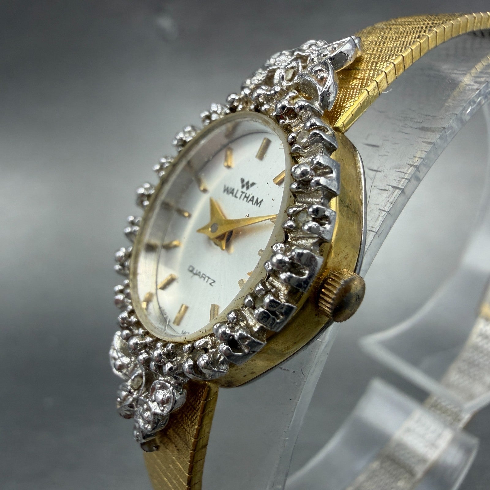 Waltham Watch Women 16mm White Dial Gold Tone Oval Diamond Bezel New Battery ABC2