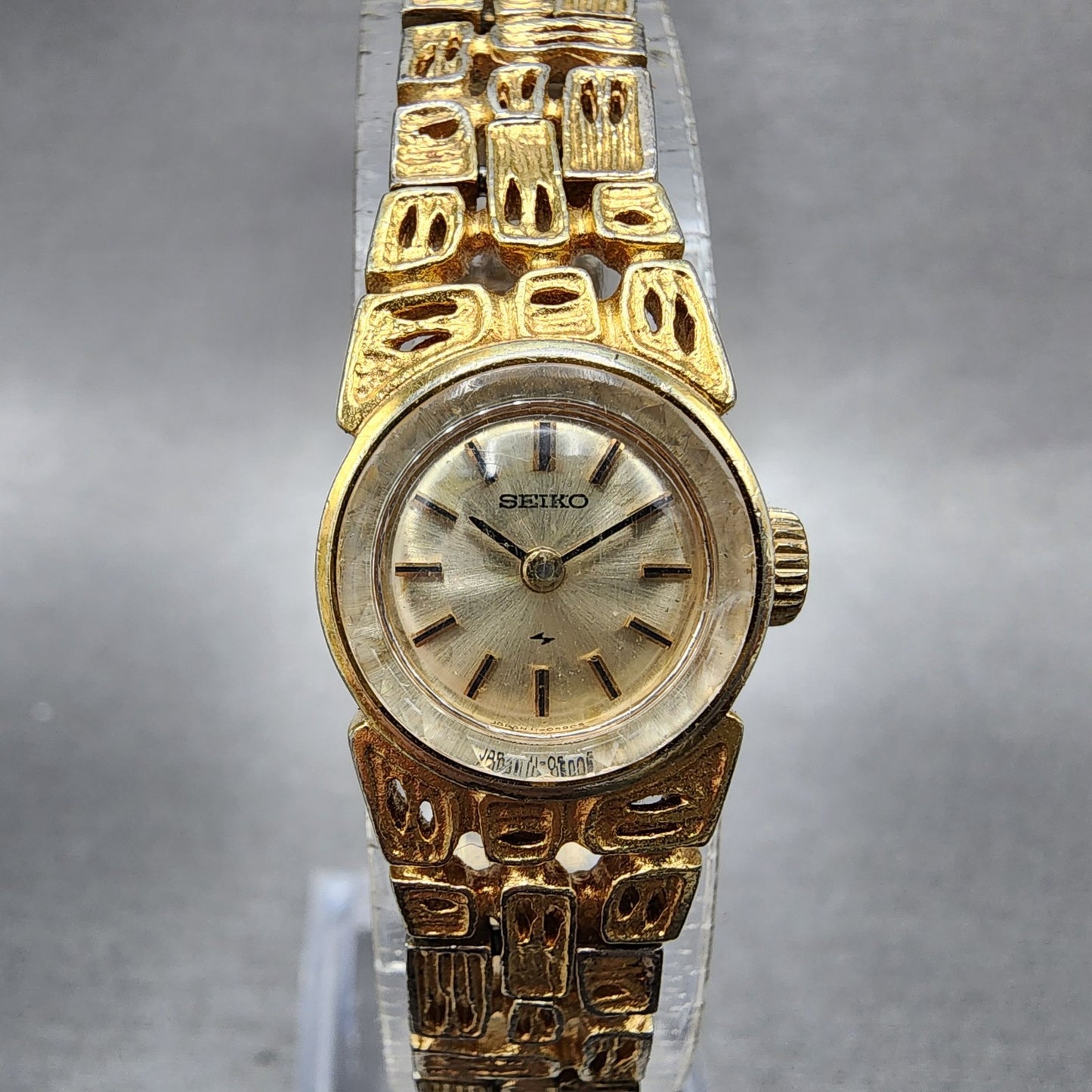 Seiko Watch Women 16mm Silver Dial Gold Tone Manual Round 110549 Runs0