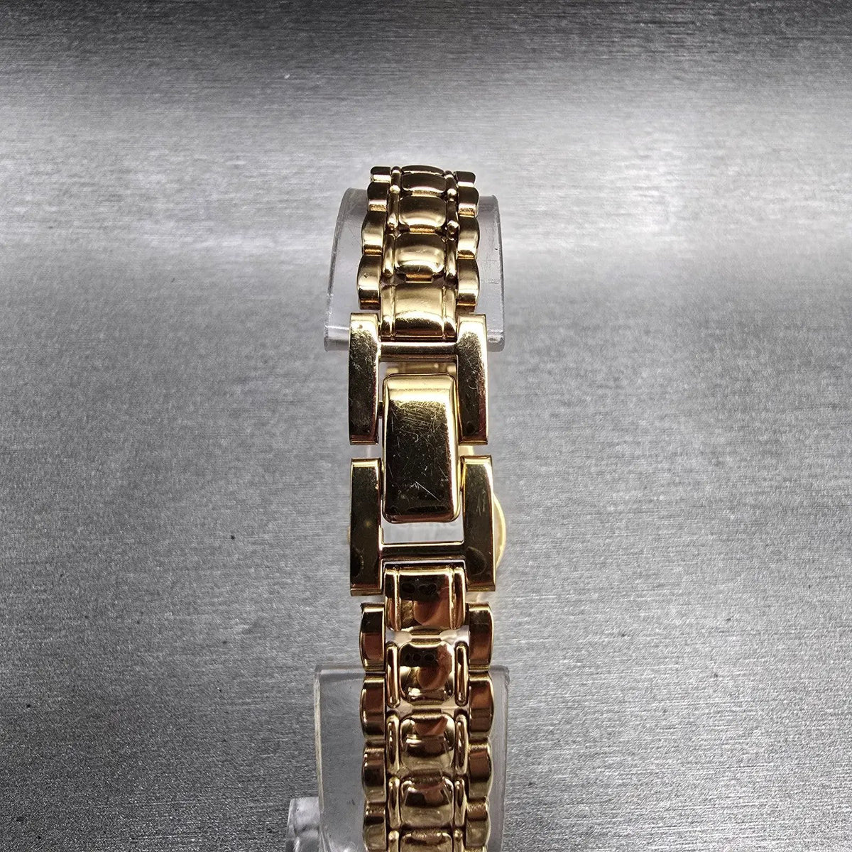 Seiko Watch Women 19mm Gold Dial Gold Tone Round 1N01-0K30 New Battery Vintage S7