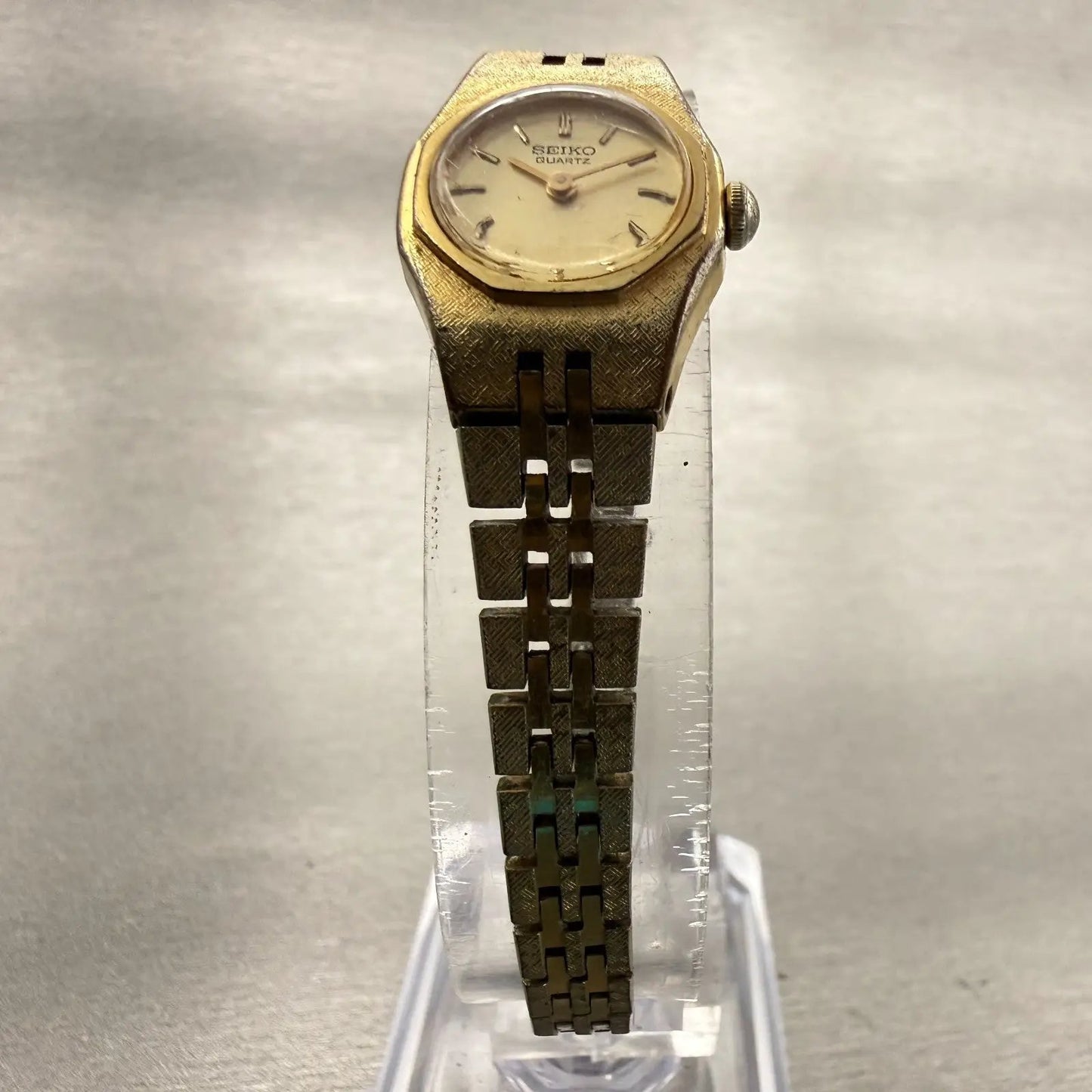 Seiko Watch Women 17mm Gold Dial Gold Tone Oval 5420-0130 New Battery Vintage5