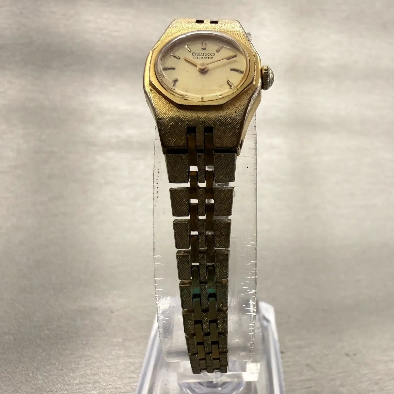 Seiko Watch Women 17mm Gold Dial Gold Tone Oval 5420-0130 New Battery Vintage5