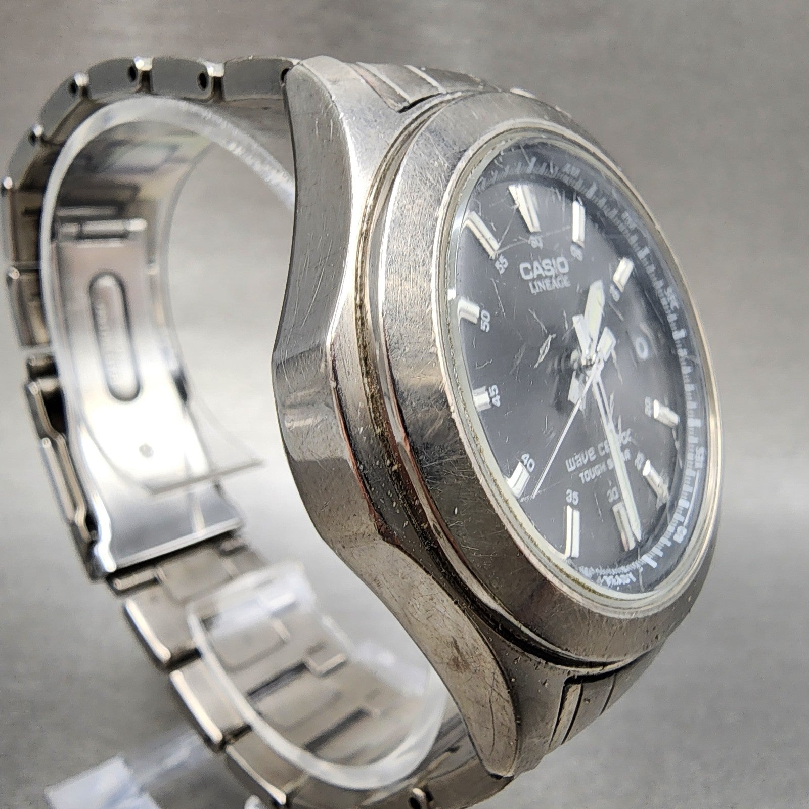 Casio Lineage Watch men 42mm Black Dial Titanium Date Round LIW100TDJ Runs3