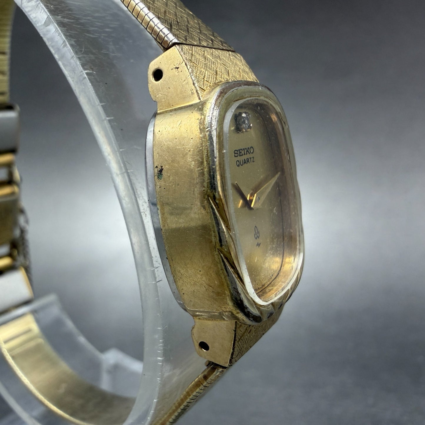 Seiko Tank Watch Women 16mm Champagne Dial Gold Tone Rectangle 16-5449 New Batt3