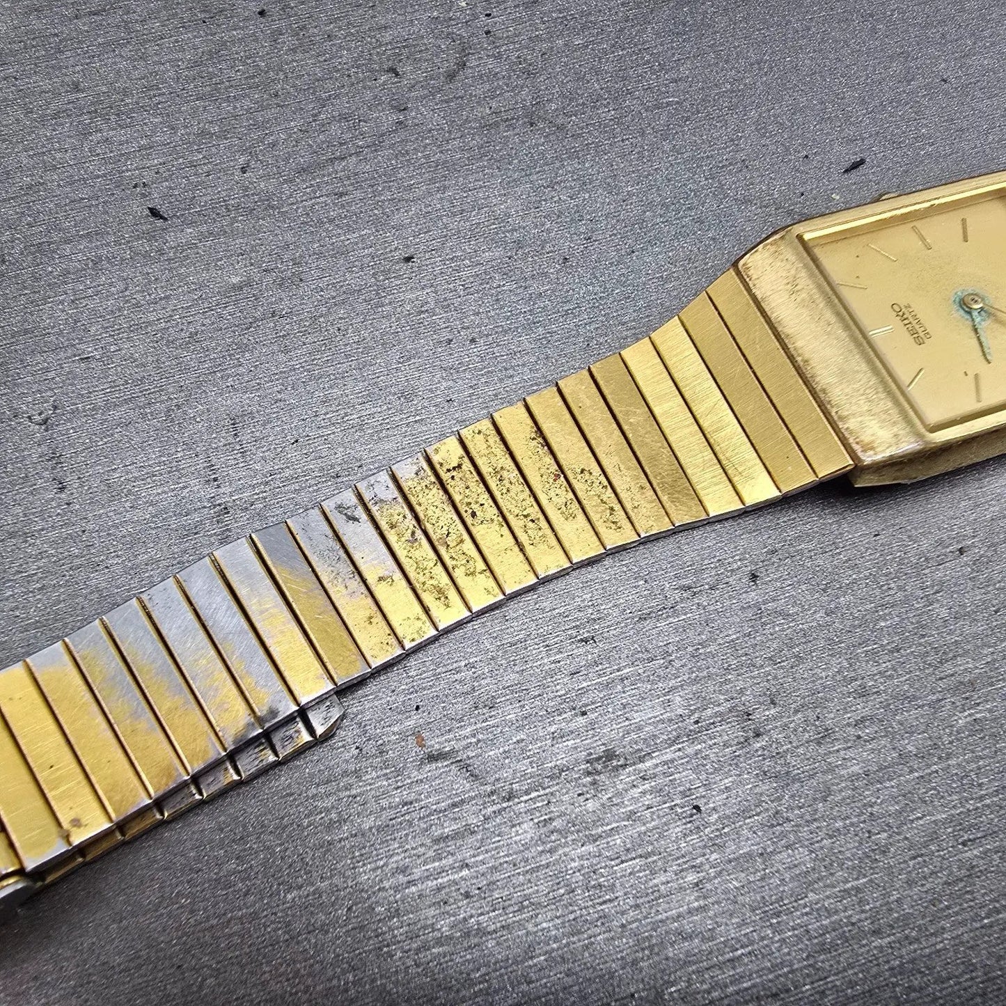 Seiko Tank Watch Men 25mm Champagne Dial Gold Tone Rectangle 6530-5420 PARTS VTG7