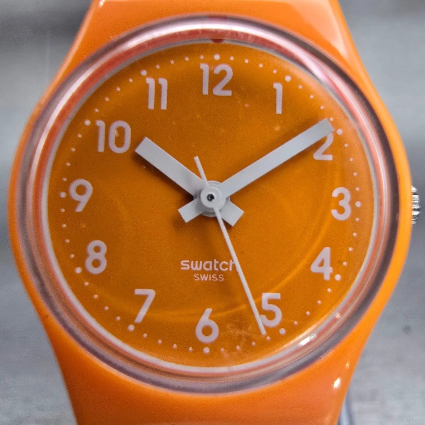 Swatch Abricot Watch Women 25mm Orange Dial Orange Tone Round LO104 New Battery1