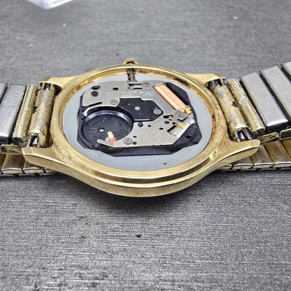 Seiko 5Y23A Quartz Movement Works Daydate W/Case And Hands Vintage2