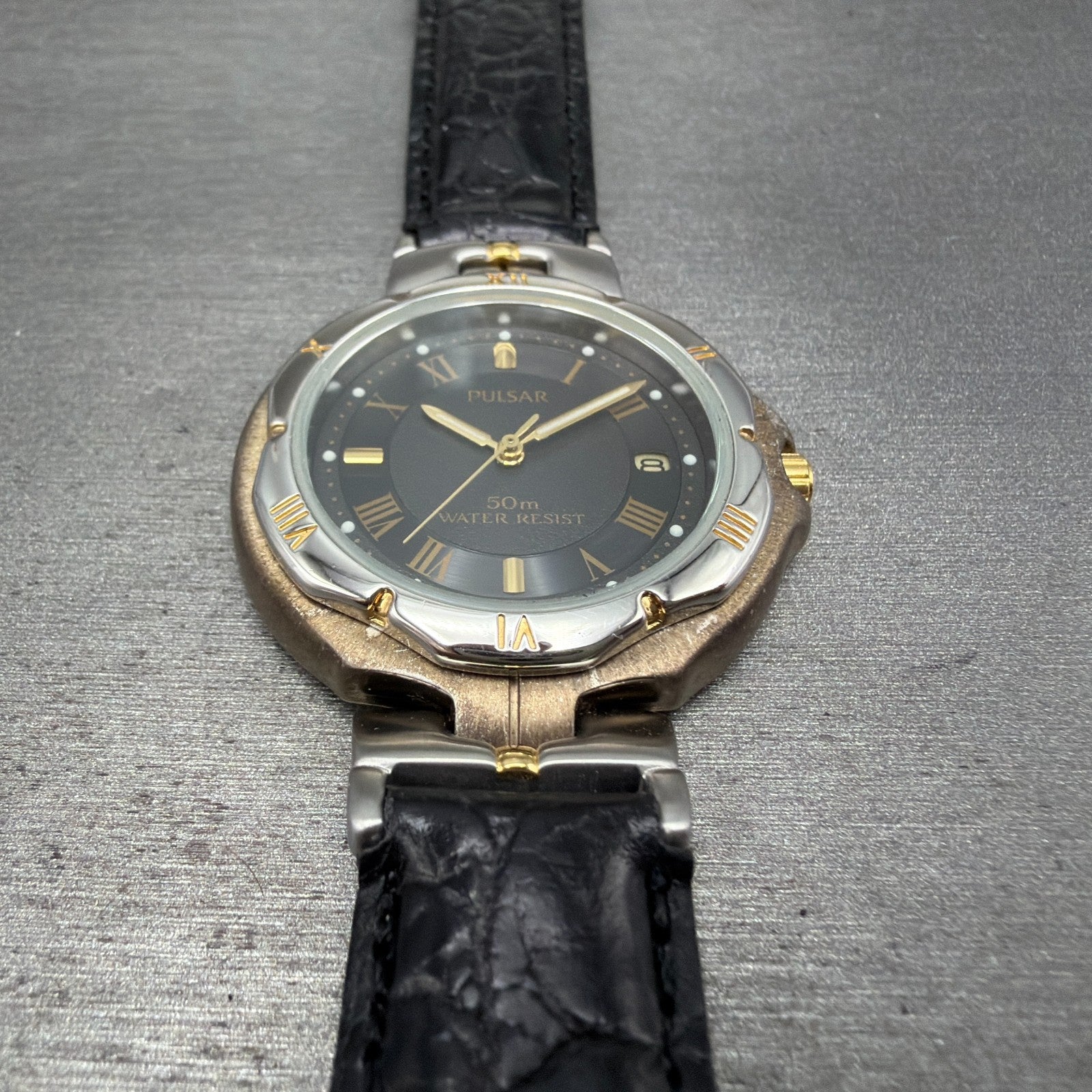 Pulsar Watch Men 36mm Black Dial Silver Tone Date Round V732-0D90 SAMPLE PARTS3