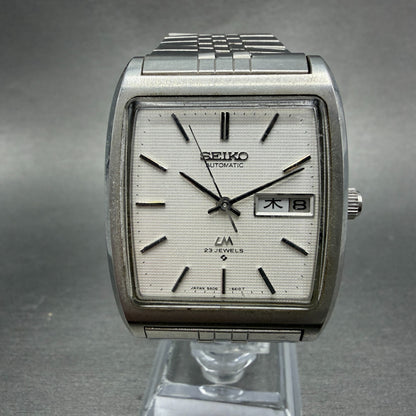 Seiko Lord Matic Watch Men 33mm Silver Dial Steel Daydate READ! 5606-5220 Runs0