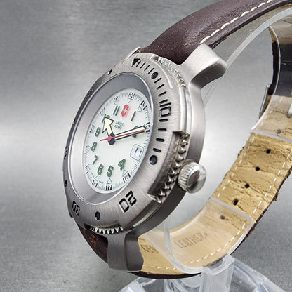 Victorinox Swiss Army Sportline Watch Men 37mm Gray Dial Silver Tone Date NewBat2