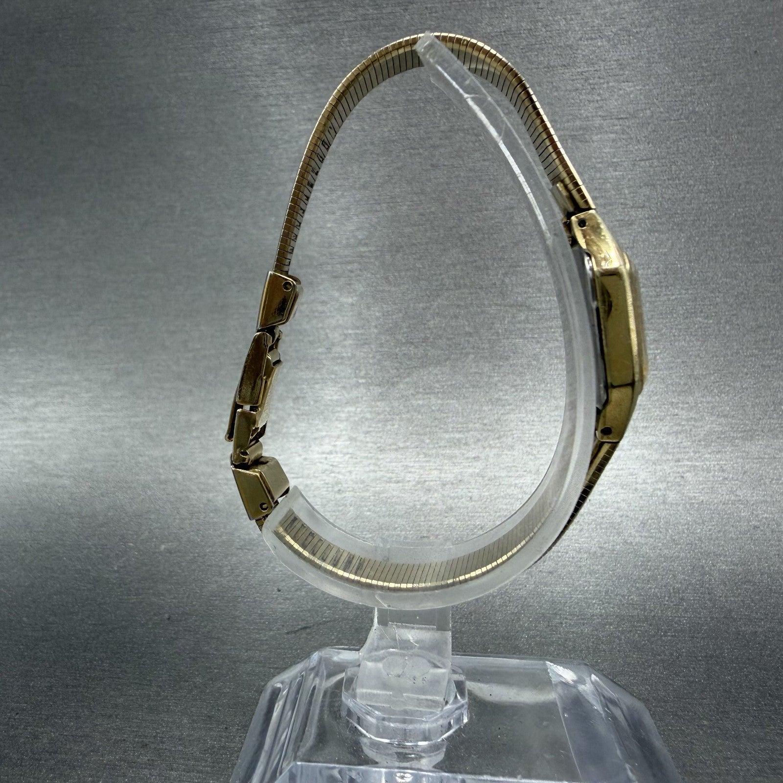 Seiko Watch Women 17mm Champagne Dial Gold Tone Rectangle 2C205789 New Battery8