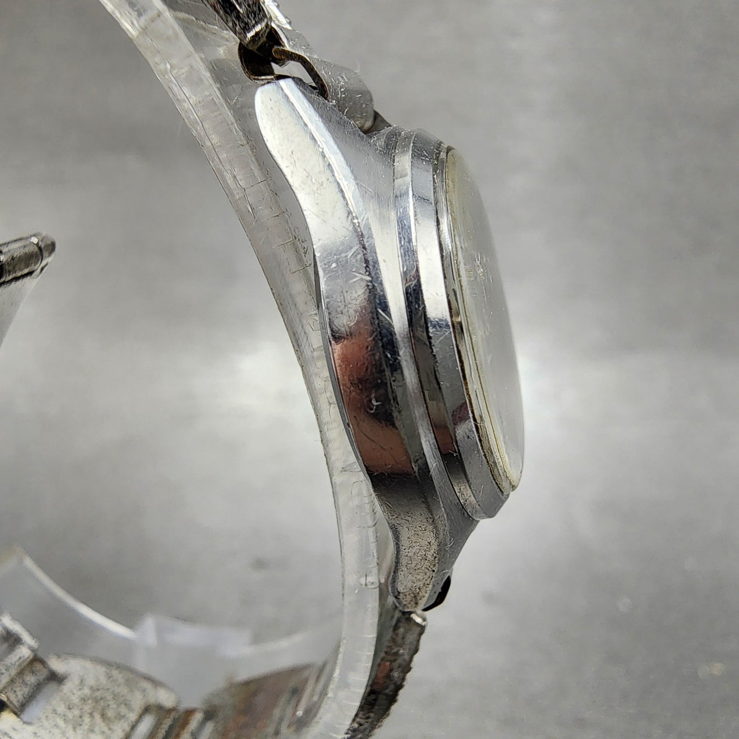 Seiko Special Watch Women 23mm Silver Dial Silver Tone Date Manual 25180090 Run3