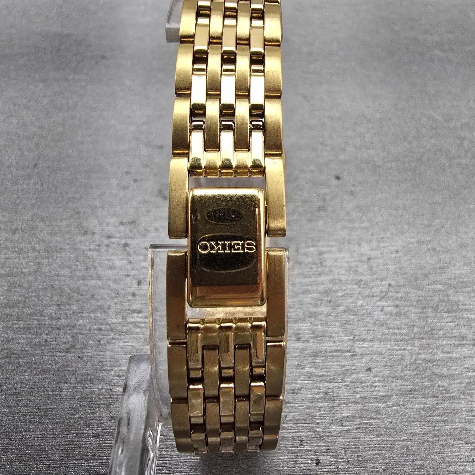 Seiko Watch Women 20mm Silver Dial Gold Tone Oval V401-6250 New Battery Vintage7