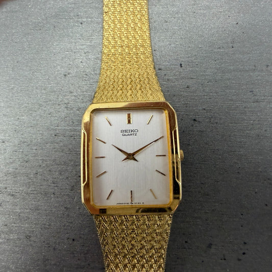 Seiko Tank Watch Men 25mm Silver Dial Gold Tone Rectangle READ! 5Y30-5B49 NewBat0