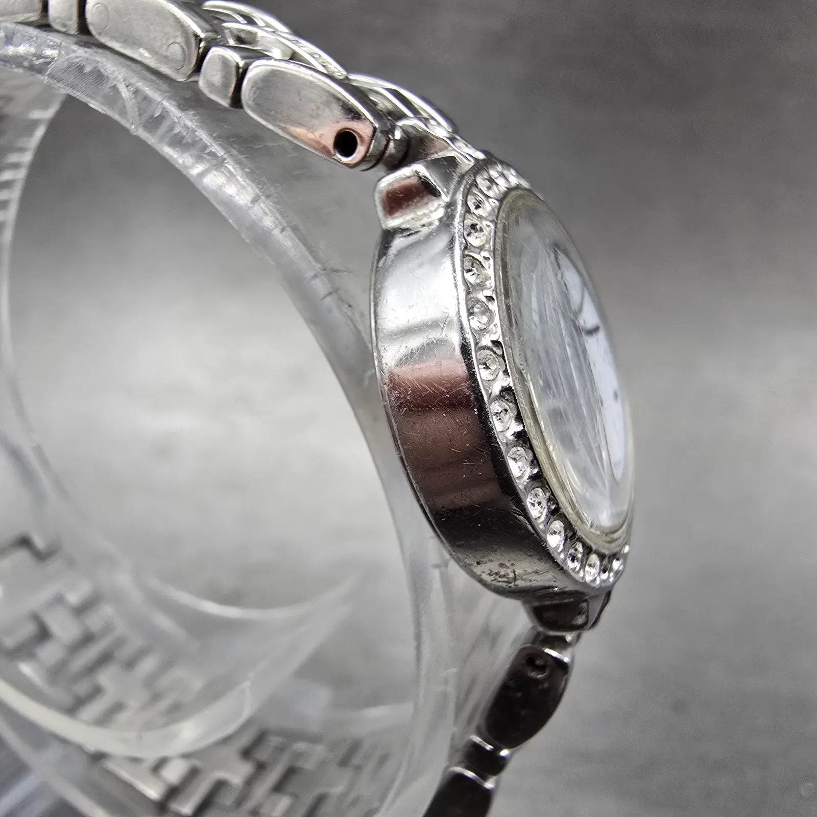 Citizen Watch Women 21mm White Dial Silver Tone Round B023-S028698 Runs Crystals4
