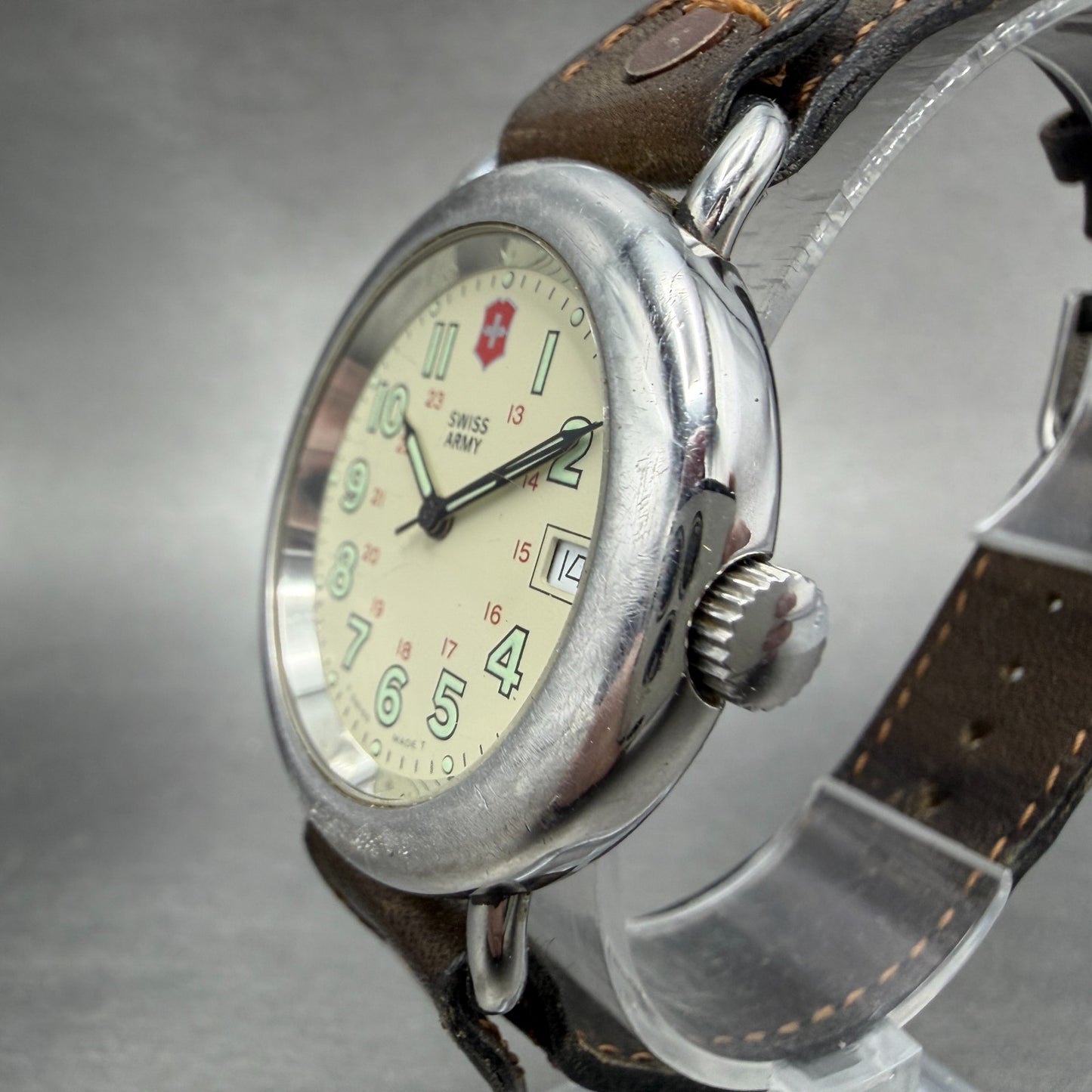 Victorinox Swiss Army Calvary Watch Men 37mm Cream Dial Silver Tone Date PART JP3