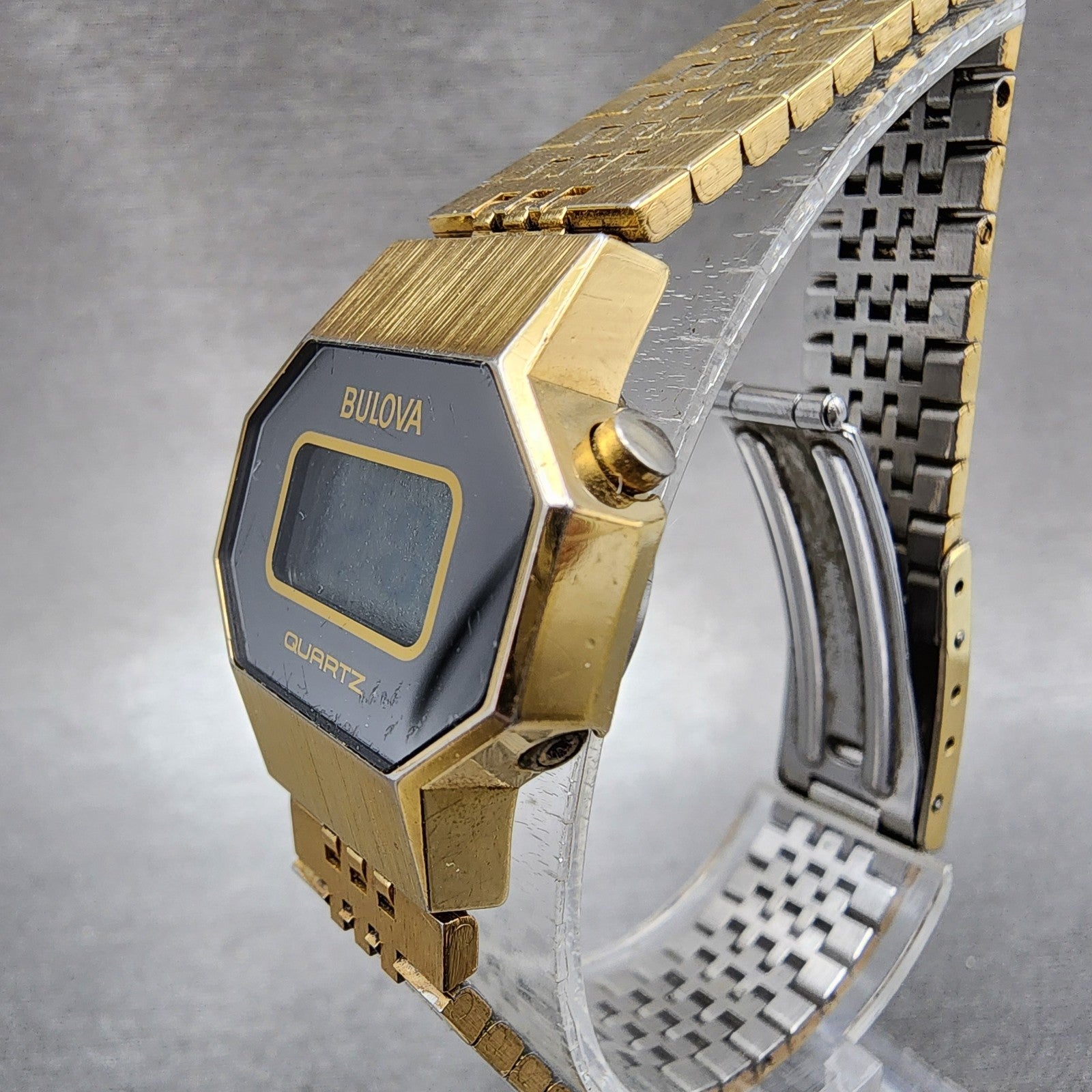 Bulova Digital Watch Women 25mm LCD digital Octagon New Battery N7 VTG2