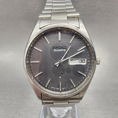 Seiko SQ Watch Men 35mm Gray Dial Steel Daydate Round 75468069 PARTS0