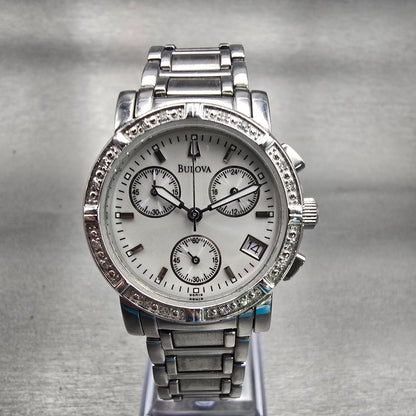 Bulova Chronograph Watch Women 30mm Silver Dial Silver Date 96R19 New Battery0