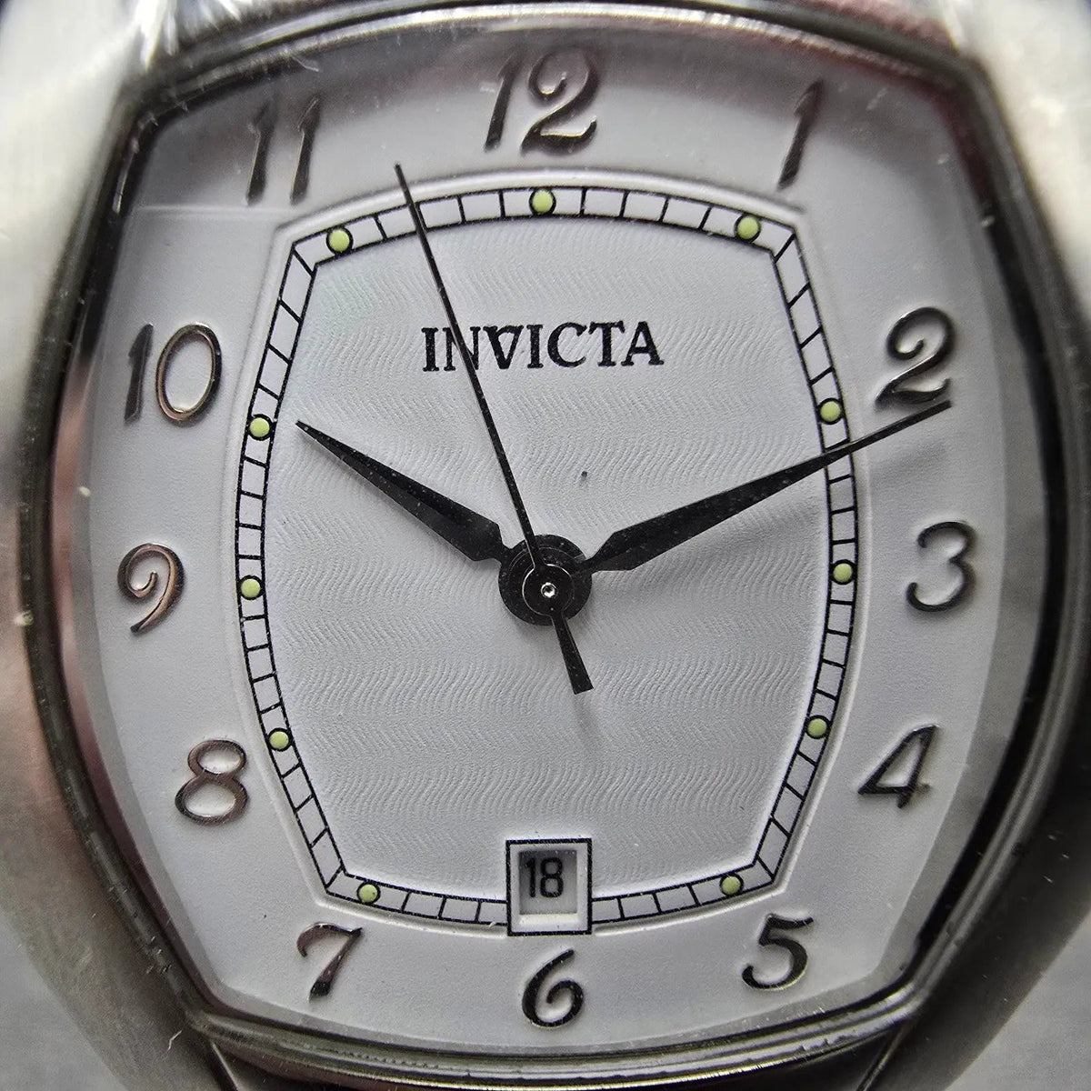Invicta Watch Men 35mm White Dial Silver Tone Date 9444 New Battery1