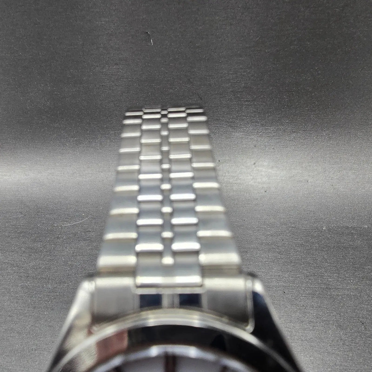 Citizen Eco-Drive Watch Men 37mm White Dial Silver Round E030-L20646 Works4